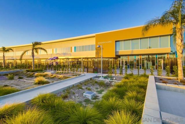 15820 Paseo Del Sur, San Diego CA: https://media.crmls.org/mediaz/462929ab-0639-439e-b27c-e585aa91661e.jpg