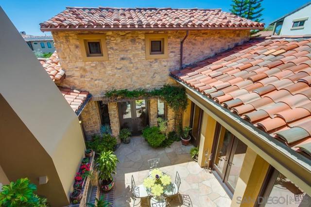 15609 Hayden Lake Place, San Diego CA: https://media.crmls.org/mediaz/462951d4-9cad-40de-bbb4-ee8062944924.jpg