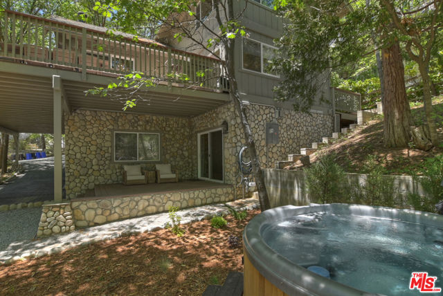 28805 North Shore Road, Lake Arrowhead CA: https://media.crmls.org/mediaz/462a48fb-0195-47c4-accb-b62e25dc68fb.jpg