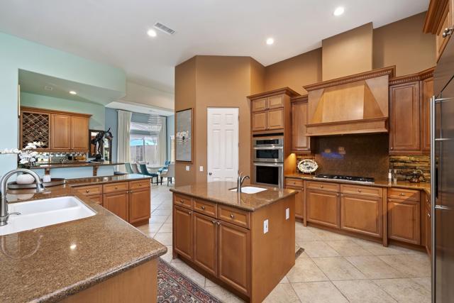 50 Toscana E Way, Rancho Mirage CA: https://media.crmls.org/mediaz/462a79aa-c3e7-4c16-846b-ddc78da95a99.jpg