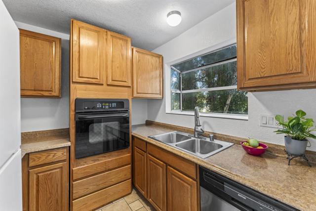 390 E Madison, El Cajon CA: https://media.crmls.org/mediaz/462a8eb8-52c7-451a-9b97-469fa5f264b4.jpg