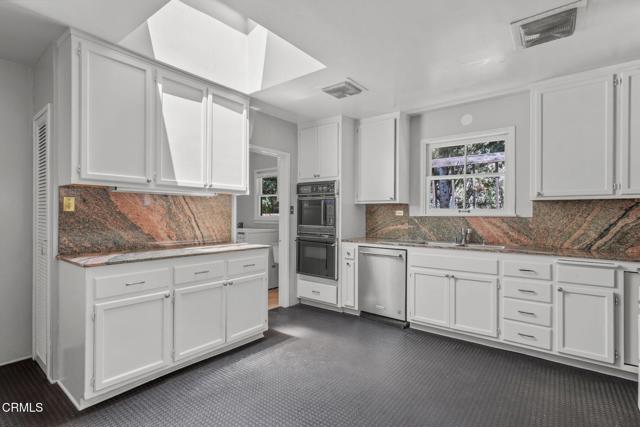664 Monterey Road, South Pasadena CA: https://media.crmls.org/mediaz/462adbb3-1134-4d66-83f0-de3c4f3b8ceb.jpg