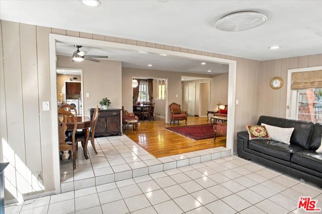 23214 Vanowen Street photo 9