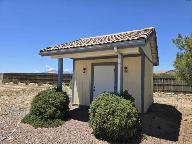 Detail Gallery Image 17 of 19 For 12780 Fir St, Oak Hills,  CA 92344 - 4 Beds | 2/1 Baths