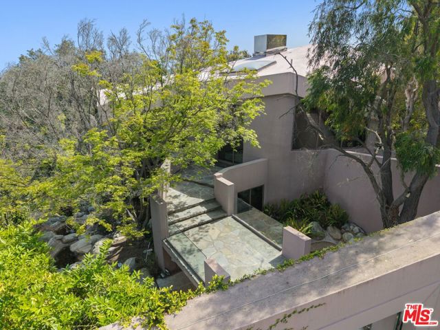 13335 Mulholland Drive photo 4