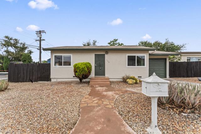 Detail Gallery Image 3 of 24 For 120 N Elm St, Escondido,  CA 92025 - 2 Beds | 1 Baths