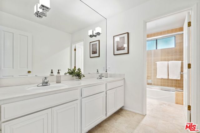 8105 Buena Fortuna Street, Carpinteria CA: https://media.crmls.org/mediaz/462dcc78-2d6c-4940-85c4-8d2b4ca777d0.jpg
