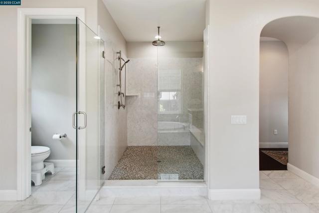 19 Baltana Place, Danville CA: https://media.crmls.org/mediaz/462e2493-83da-4c09-9bd5-cac6a5c10111.jpg