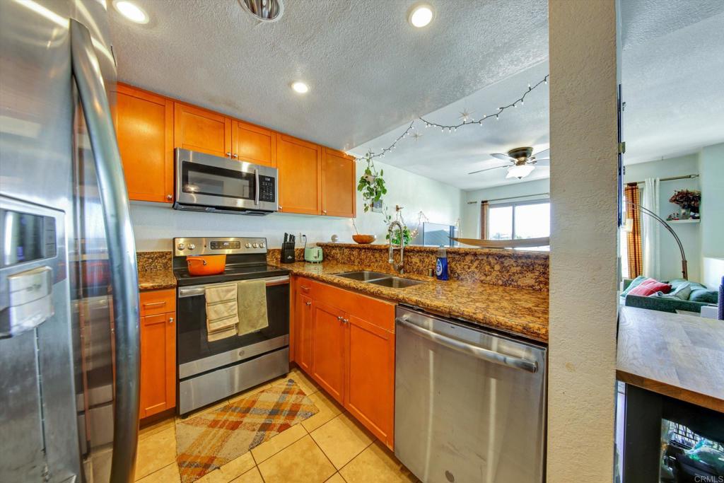 2257 Worden St - photo 3