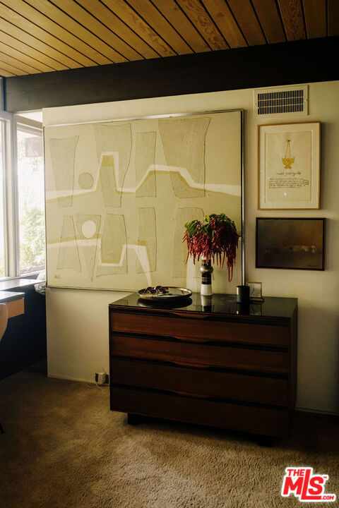 3319 Tareco Drive, Los Angeles CA: https://media.crmls.org/mediaz/462eb33e-a4b7-4c36-a186-5d6e21922b86.jpg