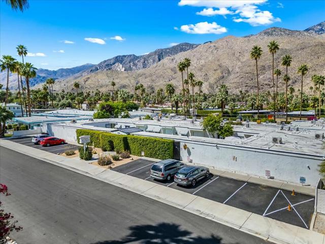 1595 S Indian Trail, Palm Springs CA: https://media.crmls.org/mediaz/462fde2e-c816-4e0a-91d7-4c50b7318fa5.jpg
