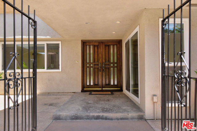23637 Park Belmonte, Calabasas CA: https://media.crmls.org/mediaz/46308464-1fbe-4e43-b746-b7d849e0c361.jpg