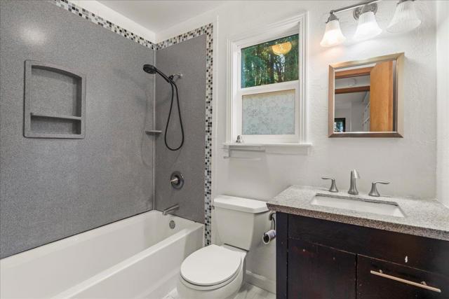 19960 Skyline Boulevard, Los Gatos CA: https://media.crmls.org/mediaz/4630bfde-4773-4253-8be3-840880e0b77d.jpg