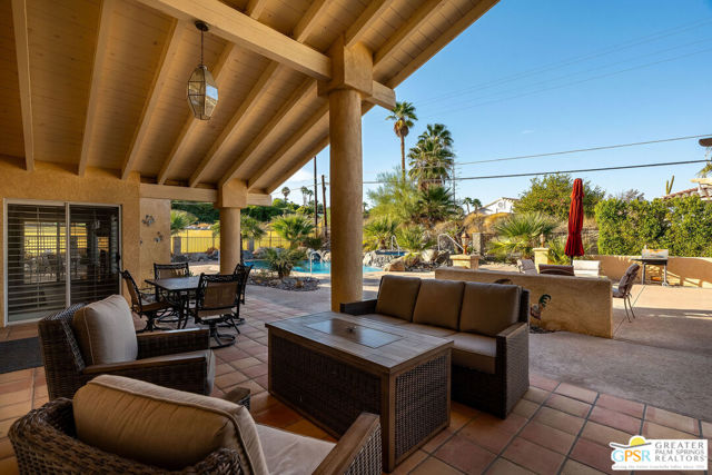 600 W Via Escuela, Palm Springs, CA 92262