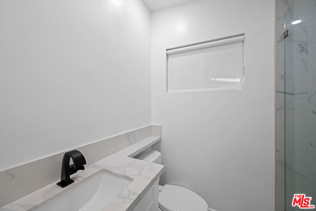 25154 Malibu Rd, Malibu CA: https://media.crmls.org/mediaz/46312e26-a7b8-477f-877b-dd8942c87793.jpg