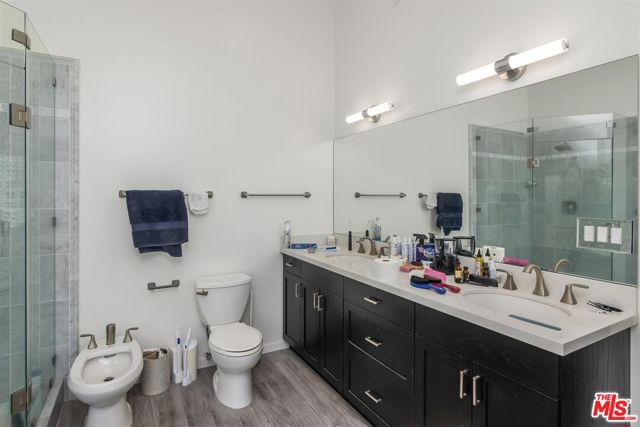 3136 Floye Drive, Los Angeles CA: https://media.crmls.org/mediaz/4631766f-b2c6-4924-b30f-5f8b3bda48af.jpg