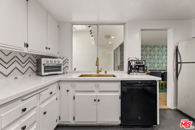 3500 W Manchester Boulevard, Inglewood CA: https://media.crmls.org/mediaz/4631896c-97db-4009-8a6e-d8828ffa5eff.jpg