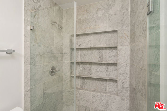 1010 Palm Avenue, West Hollywood CA: https://media.crmls.org/mediaz/4631dec3-ba1f-4750-835c-f20c58e259bc.jpg