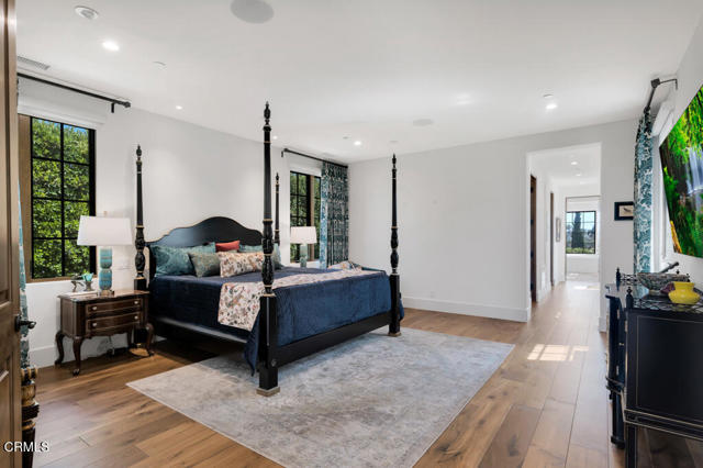 45 Valley Vista Drive, Camarillo CA: https://media.crmls.org/mediaz/46322975-4abb-49a3-96fe-50ae924cbb73.jpg