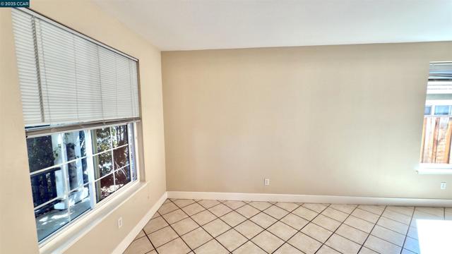 1135 Ranch Point Way, Antioch CA: https://media.crmls.org/mediaz/463233d2-8374-4418-ae38-cb313f862a06.jpg