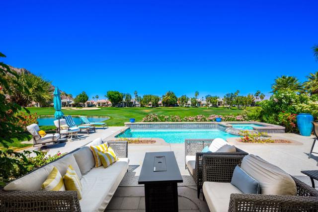 54580 Tanglewood, La Quinta CA: https://media.crmls.org/mediaz/4632bf09-42b9-4aaf-92fc-42410f1a016b.jpg
