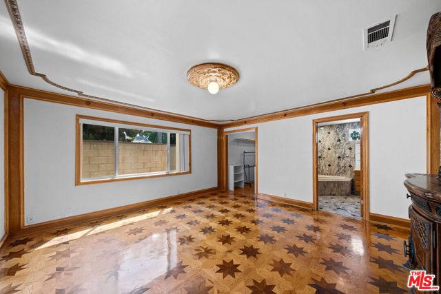 8058 Fulton Avenue photo 19