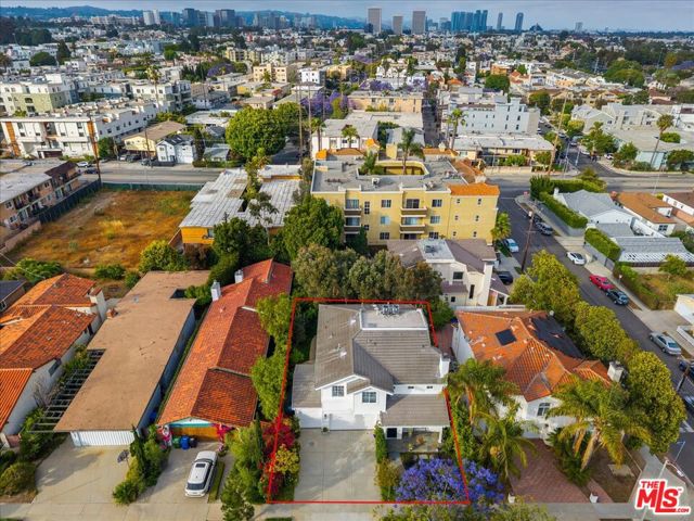 1664 Amherst Avenue, Los Angeles CA: https://media.crmls.org/mediaz/46335fe0-440e-4557-b817-a3411b56b50f.jpg