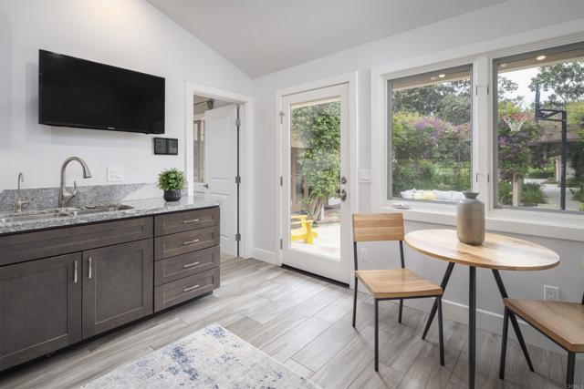5041 El Secreto, Rancho Santa Fe CA: https://media.crmls.org/mediaz/4633e4cb-c1a6-48ce-b3c0-e78abbaa078b.jpg