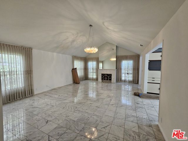 125 North Oakhurst Drive photo 5