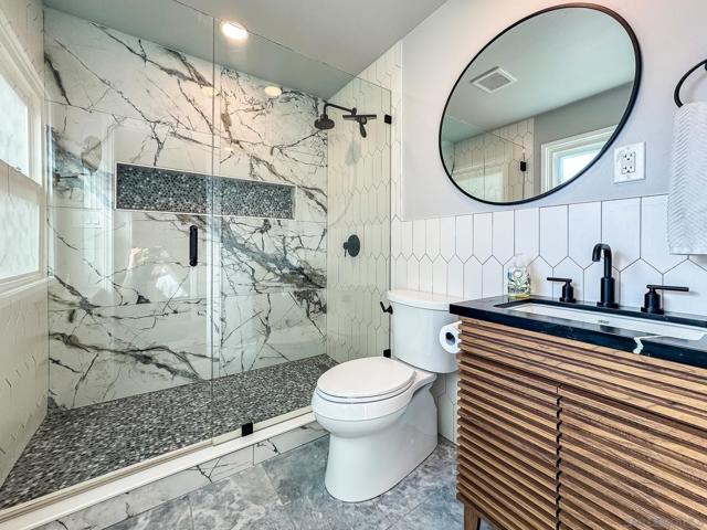 5011 E Mountain View Dr, San Diego CA: https://media.crmls.org/mediaz/46344178-979f-48fc-9460-fd957d2b0bfa.jpg