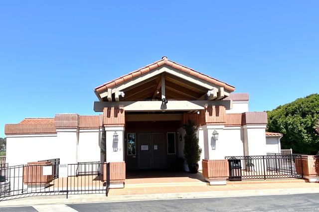 1326 Caminito Arriata, La Jolla CA: https://media.crmls.org/mediaz/46347675-3e88-4485-9940-1786eb8bab00.jpg