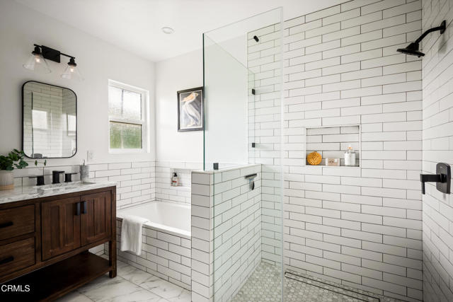 Detail Gallery Image 32 of 45 For 1640 N Altadena Dr, Pasadena,  CA 91107 - 3 Beds | 2 Baths