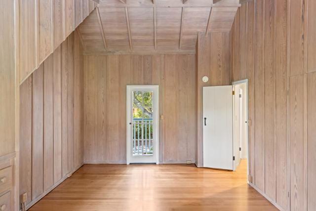 18 Upper Circle, Carmel Valley CA: https://media.crmls.org/mediaz/4635ccf5-fcc3-480b-978a-8dacb221c50a.jpg