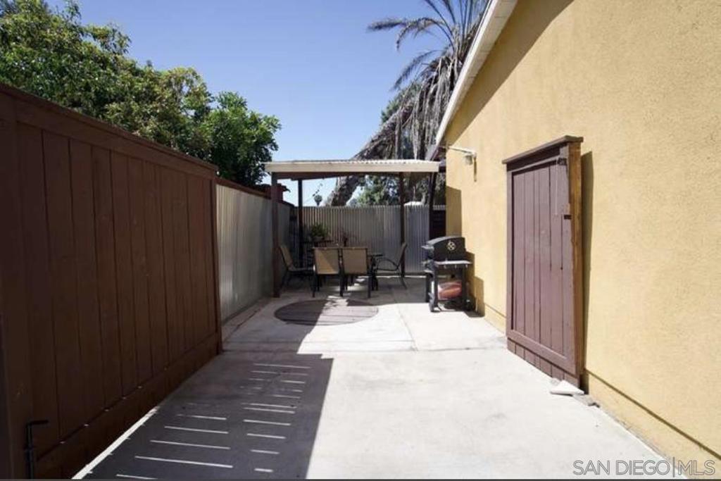 46361343 E6D1 44D4 A259 92F8A0B52E70 226 W Calle Primera, San Ysidro, Ca 92173 &Lt;Span Style='BackgroundColor:transparent;Padding:0Px;'&Gt; &Lt;Small&Gt; &Lt;I&Gt; &Lt;/I&Gt; &Lt;/Small&Gt;&Lt;/Span&Gt;