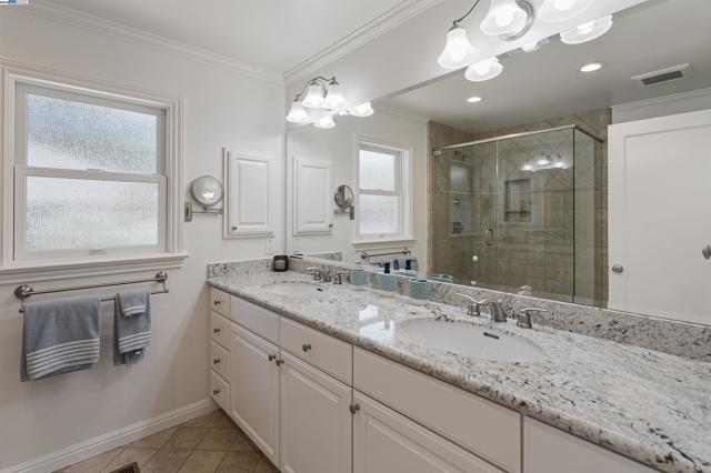 3252 Woodview Dr, Lafayette CA: https://media.crmls.org/mediaz/4636fd96-16f1-4ce4-b391-7b0af33dc82b.jpg