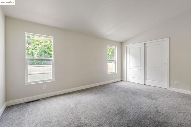 16711 Marsh Creek Rd, Clayton CA: https://media.crmls.org/mediaz/4637207f-d275-45cd-84da-e89103efd264.jpg