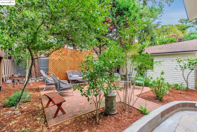 971 Santa Barbara Rd, Berkeley CA: https://media.crmls.org/mediaz/463743bd-2c6e-4b85-9ed3-da5e81e16158.jpg