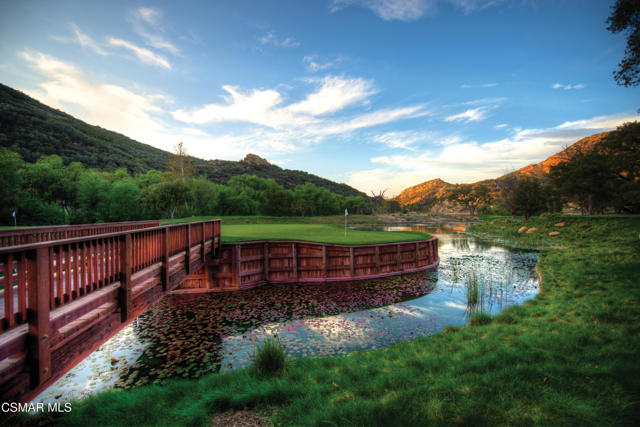 925 W Stafford Road, Thousand Oaks CA: https://media.crmls.org/mediaz/4637724b-7dc4-4a86-b82c-9698342f83d3.jpg