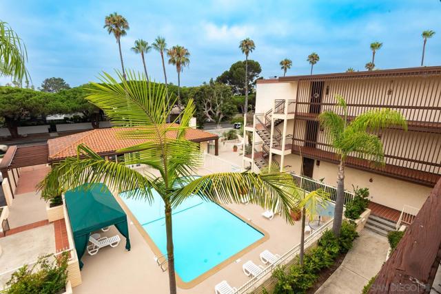6333 La Jolla Blvd, La Jolla CA: https://media.crmls.org/mediaz/4637aef4-0e4b-4b20-af32-fb67226e09e0.jpg