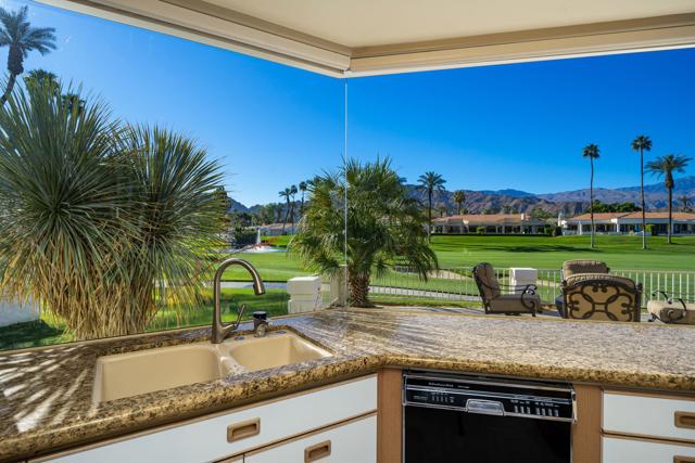 75315 Saint Andrews Court, Indian Wells CA: https://media.crmls.org/mediaz/46389612-c771-427e-904c-a055b95bf67a.jpg