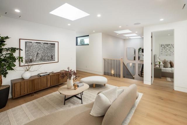 167 Almendral Avenue, Atherton CA: https://media.crmls.org/mediaz/4639d179-a975-43b7-8c2e-831cf32dd9aa.jpg