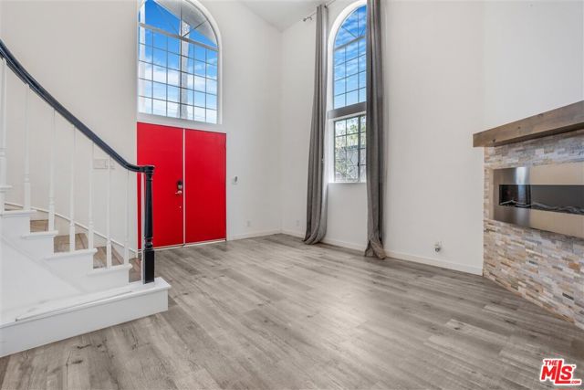 2481 S Bundy Drive, Los Angeles CA: https://media.crmls.org/mediaz/4639fe73-8d2c-494e-8ff9-220b0ce8d3fd.jpg