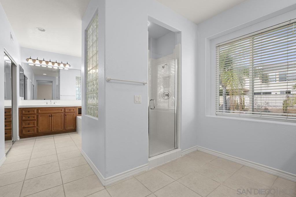 MLS #250043701SD image #41