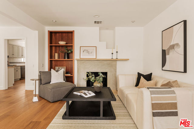 7737 Denrock Avenue, Los Angeles CA: https://media.crmls.org/mediaz/463a3599-ac96-4a2c-831d-1d9cec53a2ce.jpg