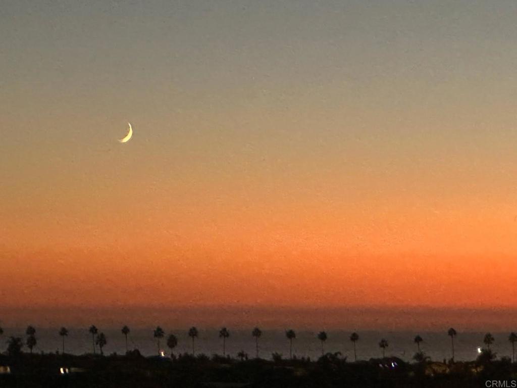 https://media.crmls.org/mediaz/463b00cf-9fa4-4faa-82db-4fc89a3ec09b.jpg?preset=X-Large