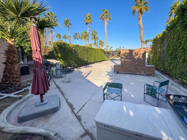 80394 Ave 48, Indio CA: https://media.crmls.org/mediaz/463b128a-79db-4a4d-8392-bc06d766f681.jpg