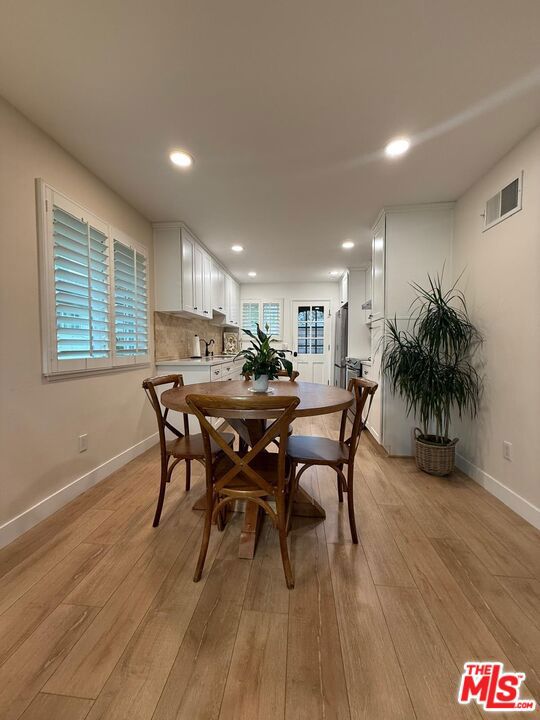10234 Oklahoma Avenue, Chatsworth CA: https://media.crmls.org/mediaz/463c218a-4f54-412b-9996-c562d189444e.jpg