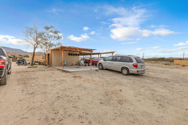 28300 Desert Charm Road, Desert Hot Springs CA: https://media.crmls.org/mediaz/463c218d-2ff1-4c0e-9c50-5b827fc19efe.jpg