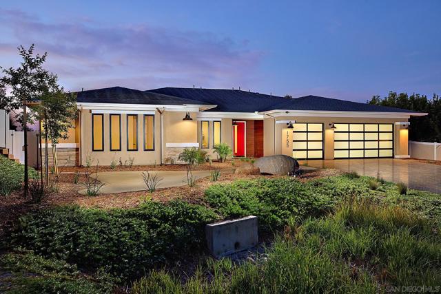 1755 Calle Catalina, Escondido CA: https://media.crmls.org/mediaz/463c7070-63fd-48f7-8710-460275c5cbee.jpg