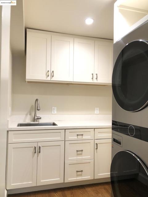 169 Ronada Ave, Piedmont CA: https://media.crmls.org/mediaz/463cd544-07e6-4614-903c-9f95c4883a2c.jpg